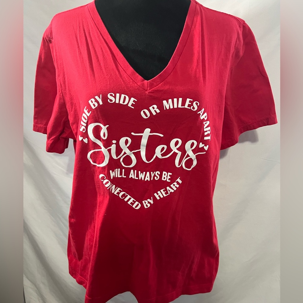 Sisters tshirt XL red‎ women’s vneck like new